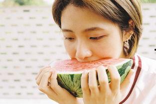 吃瓜群众会被骗吗视频,揭秘“吃瓜群众”如何成为网络骗局的受害者